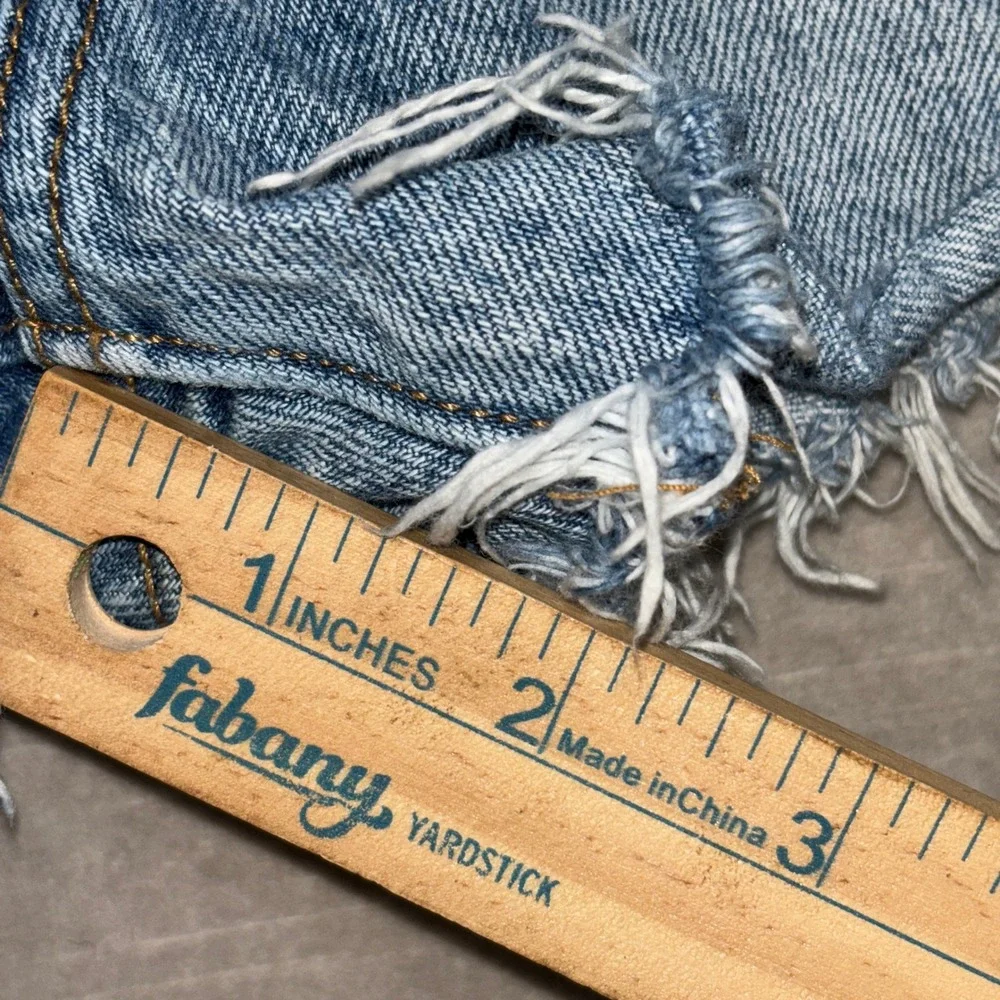 Levi Strauss 501 Denim Cut‎ Off Jean Shorts Button Fly Distressed Womens W27 - Picture 7 of 10